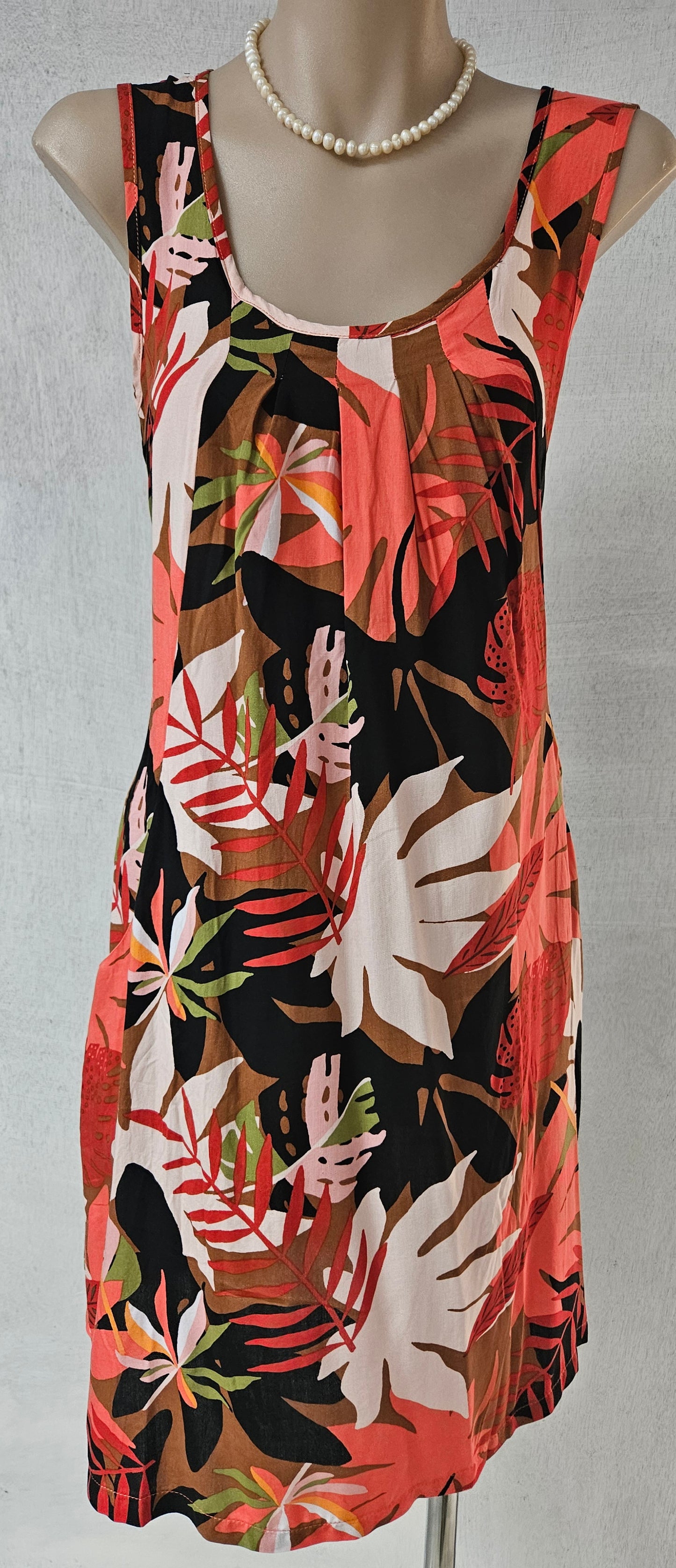 Sleeveless Shift Tropical Print Dress with pockets
