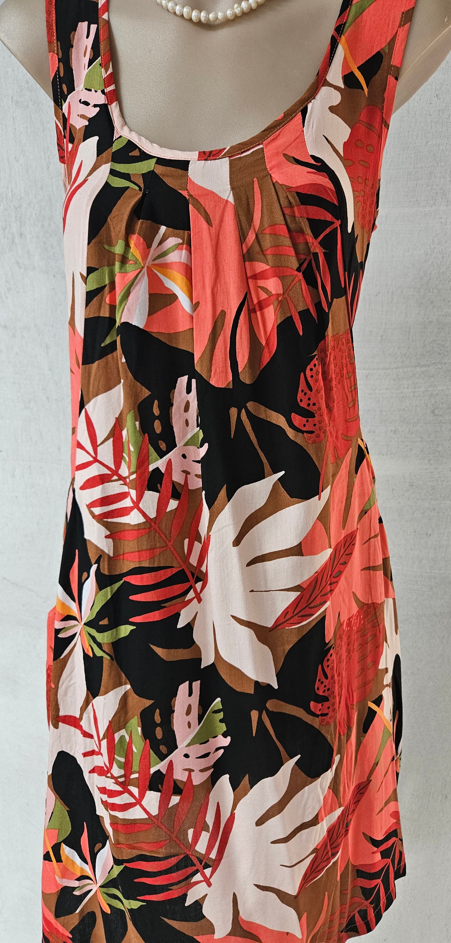 Sleeveless Shift Tropical Print Dress with pockets